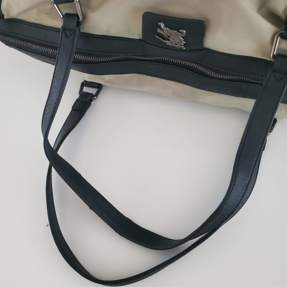 Burberry Large Kahki Buckleigh Tote - Picture 6 of 13